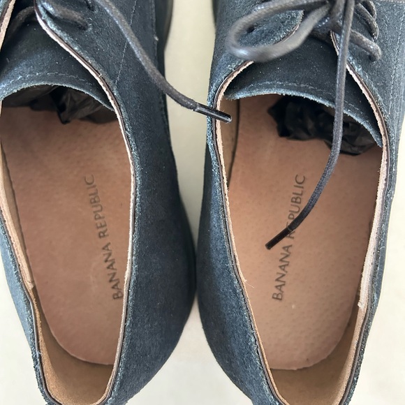 Banana republic navy blue suede shoes
Men’s - Picture 5 of 7